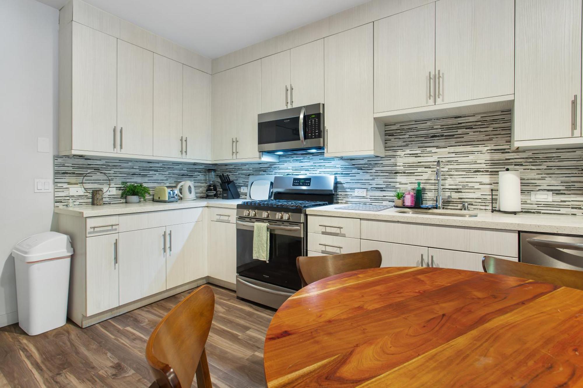 Luxury 2 Bedroom At The Heart Of Melrose Boulevard Hotel cápsula